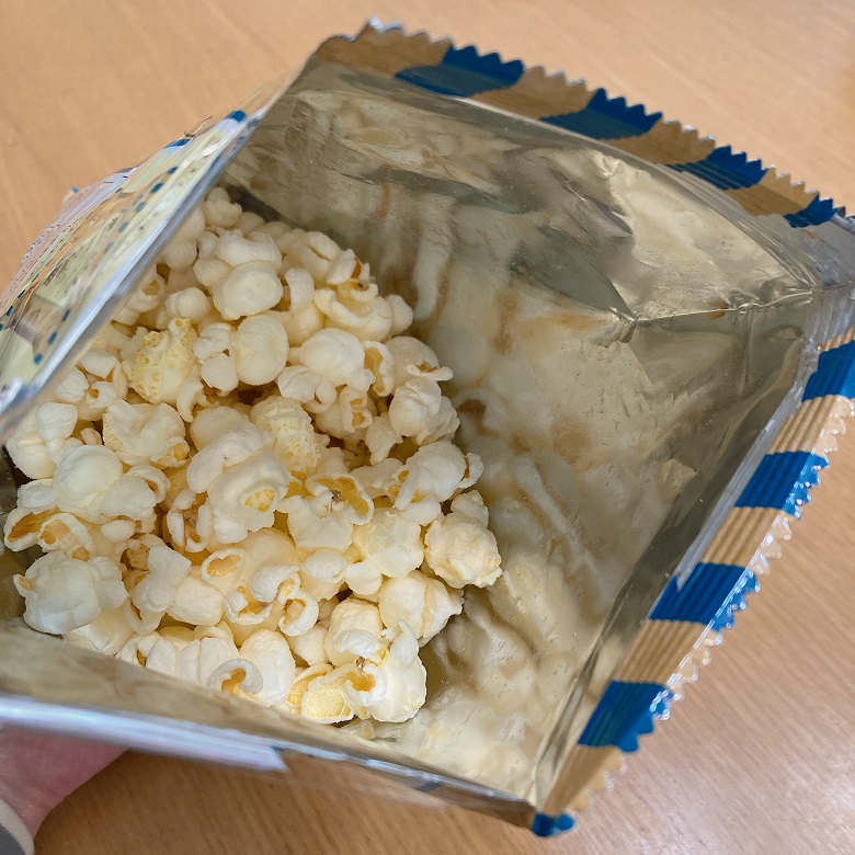 マイクポップコーン塩バタかまん味　開封